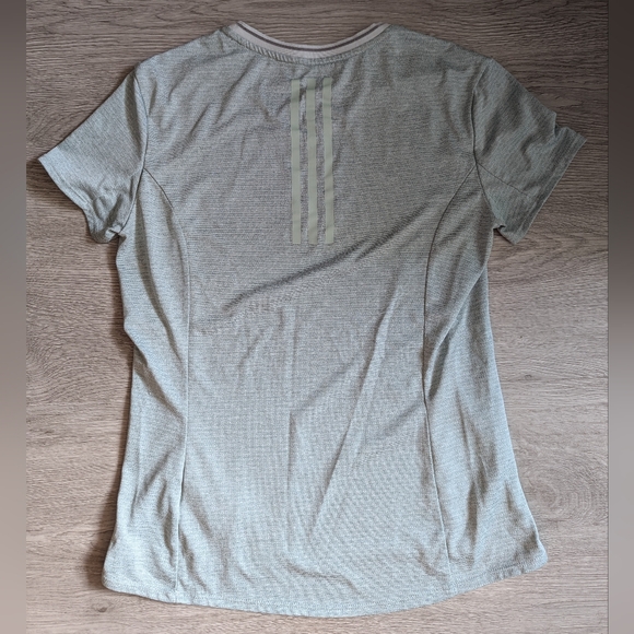 Adidas green technical running shirt in size S small - Picture 3 of 3